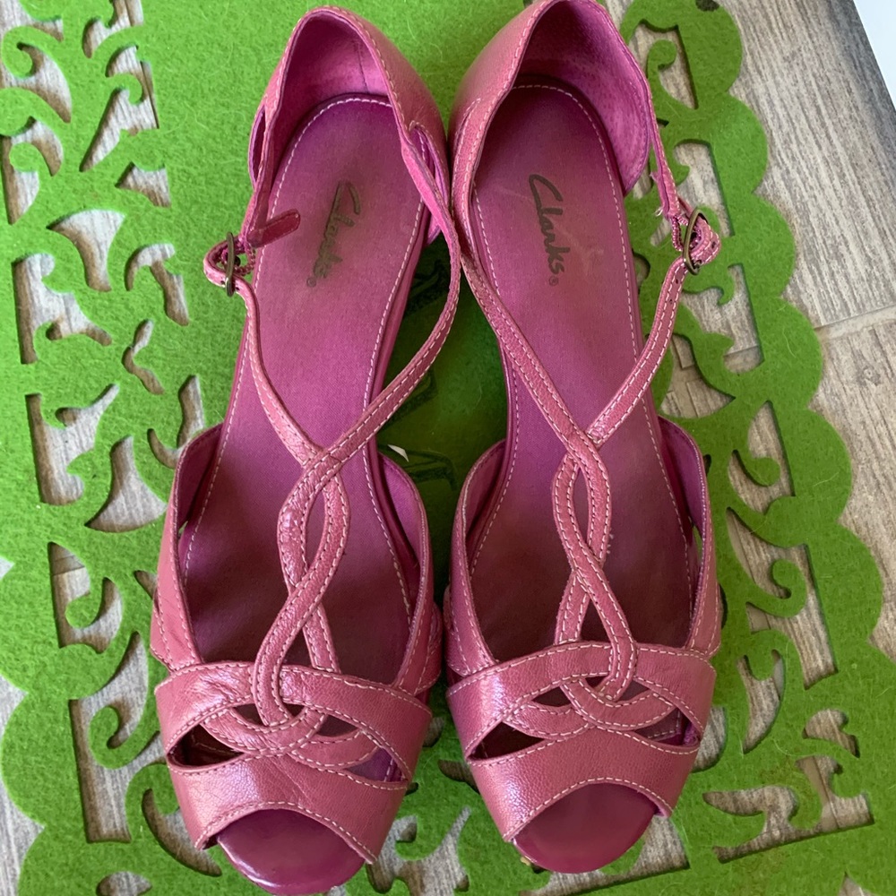Pink Clark sandals size 8